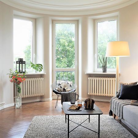 Classic Apartment In Варшава Екстериор снимка