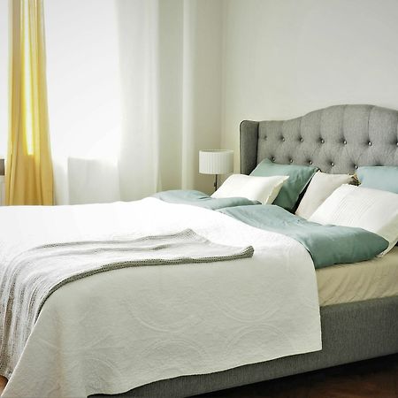 Classic Apartment In Варшава Екстериор снимка