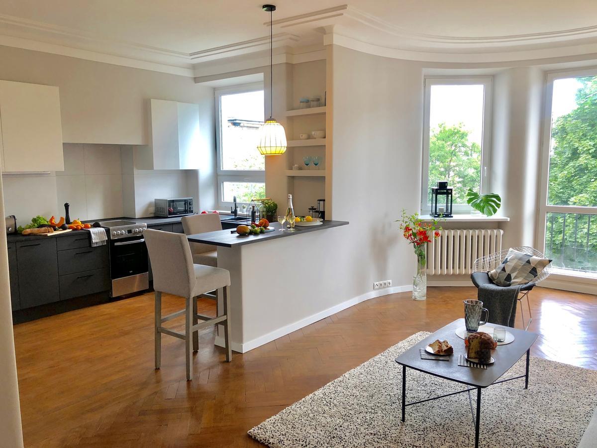 Classic Apartment In Варшава Екстериор снимка